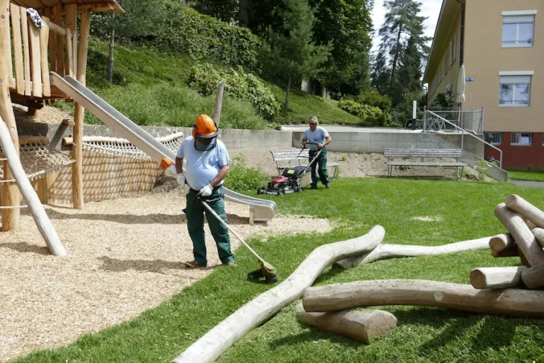 Etcetera - Soziale Auftragsvermittlung, Ein Angebot des SAH Zürich, Gartenunterhalt